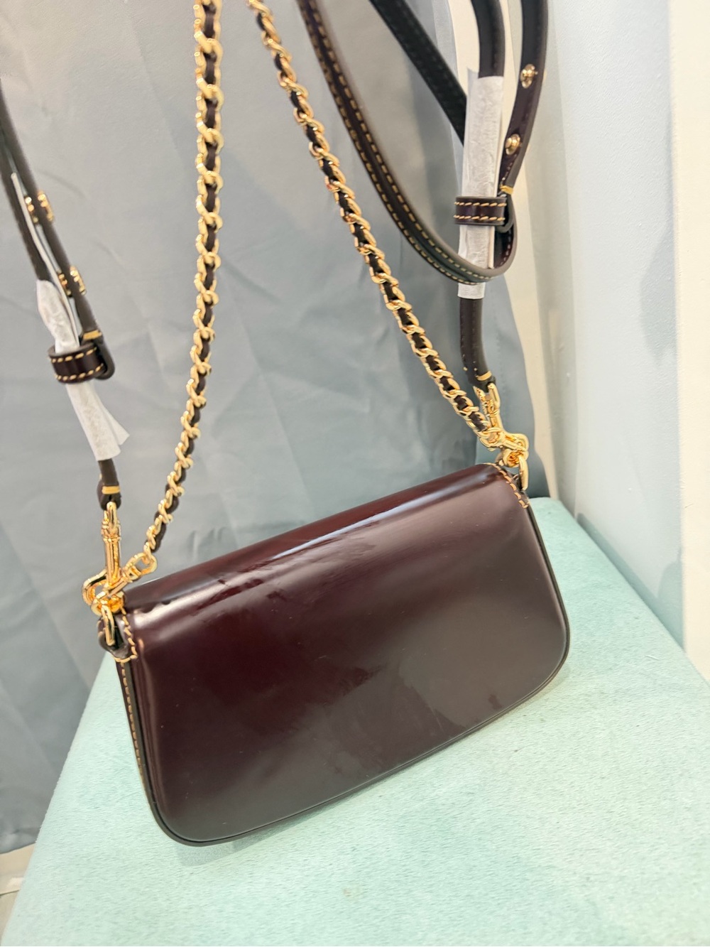 Tory Burch Burgundy Leather Crossbody with Gold Logo - Picture 3 of 5